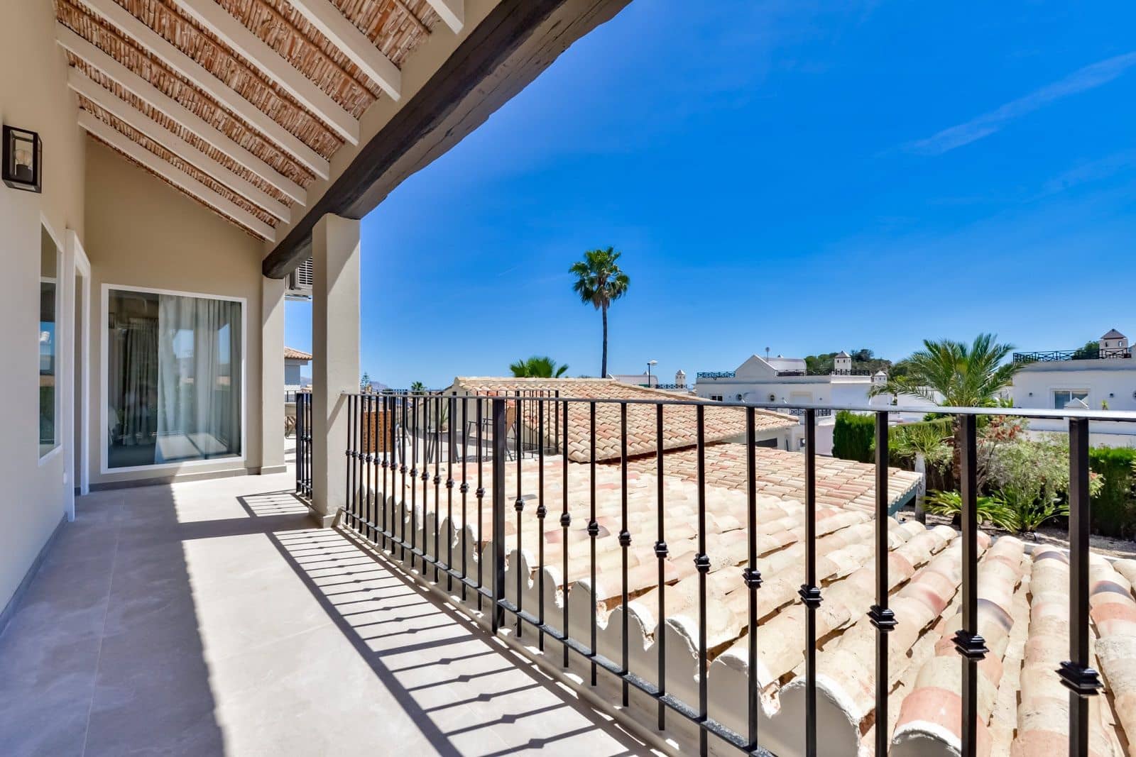 4 makuuhuone Huvila myytävänä paikassa La Nucia mukana uima-altaan 
autotalli - 1 190 000 € (Ref: 9794080)