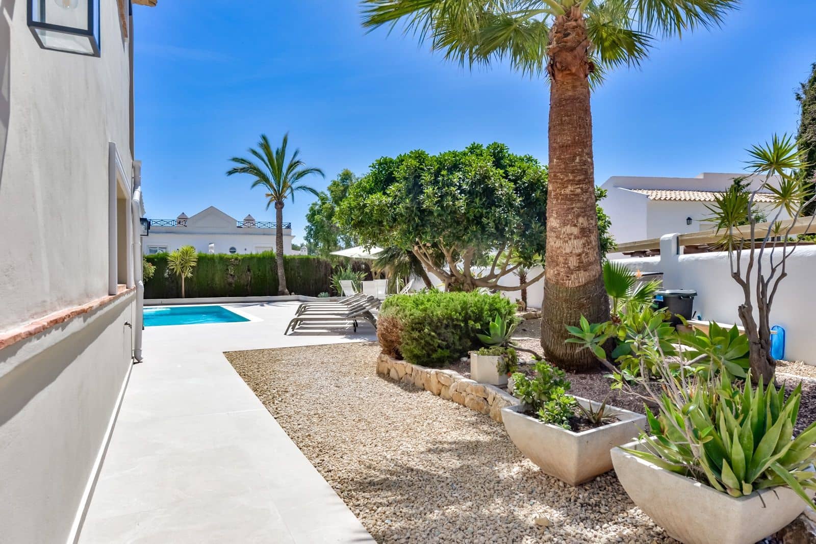 4 makuuhuone Huvila myytävänä paikassa La Nucia mukana uima-altaan 
autotalli - 1 190 000 € (Ref: 9794080)