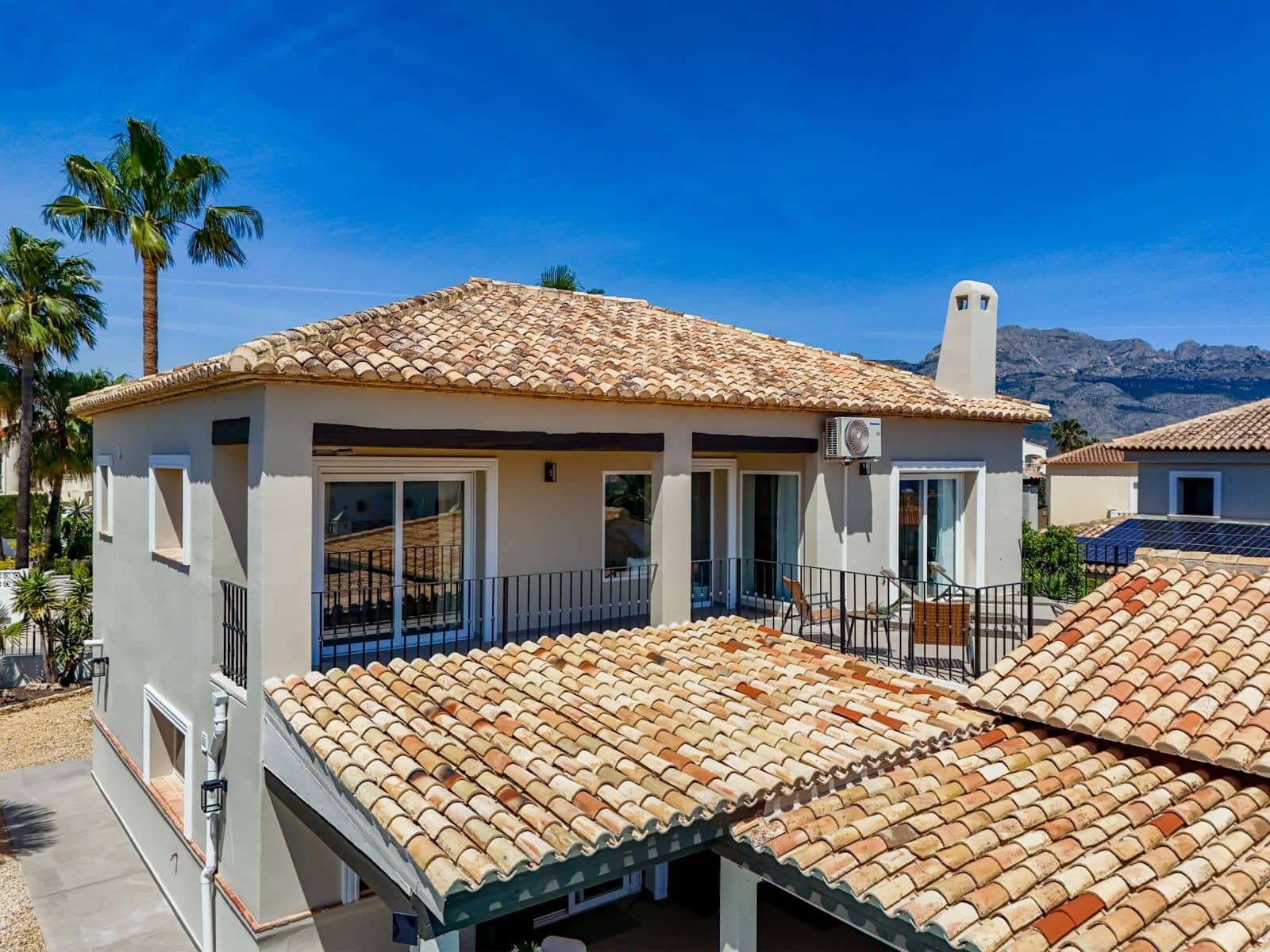 4 makuuhuone Huvila myytävänä paikassa La Nucia mukana uima-altaan 
autotalli - 1 190 000 € (Ref: 9794080)