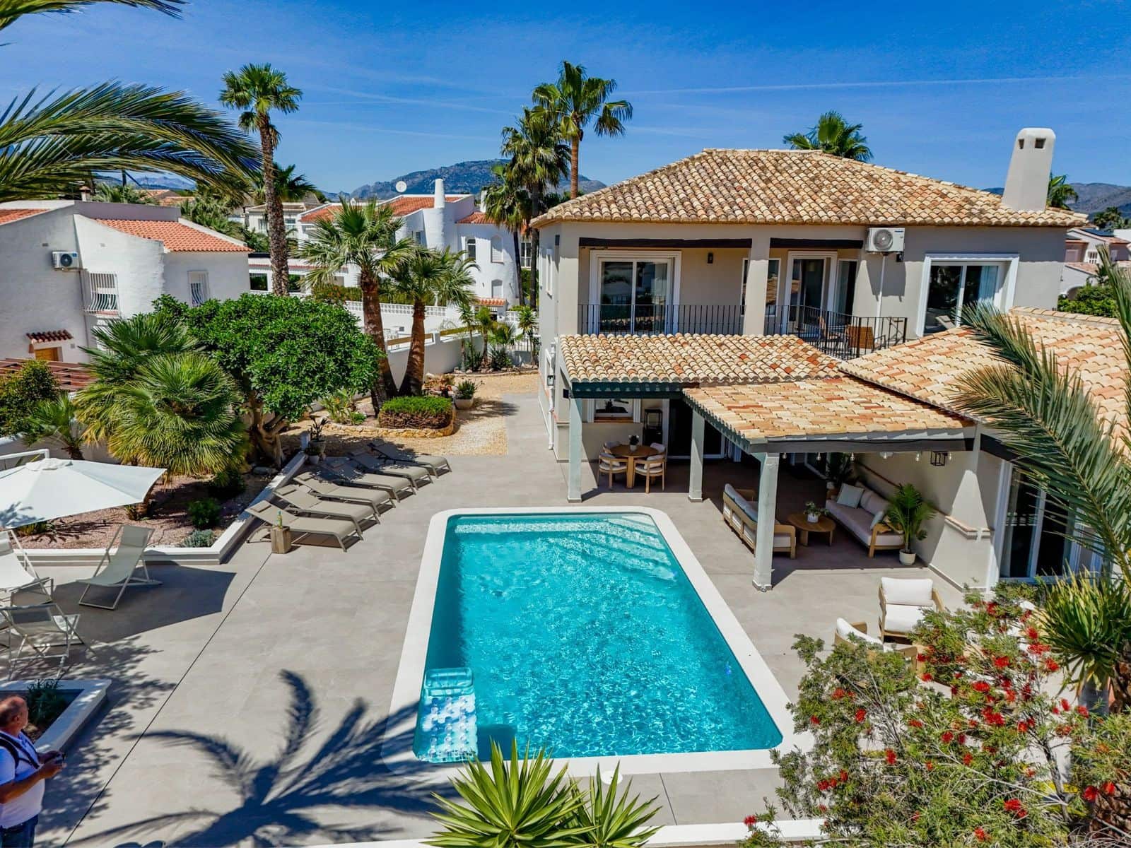 4 makuuhuone Huvila myytävänä paikassa La Nucia mukana uima-altaan 
autotalli - 1 190 000 € (Ref: 9794080)