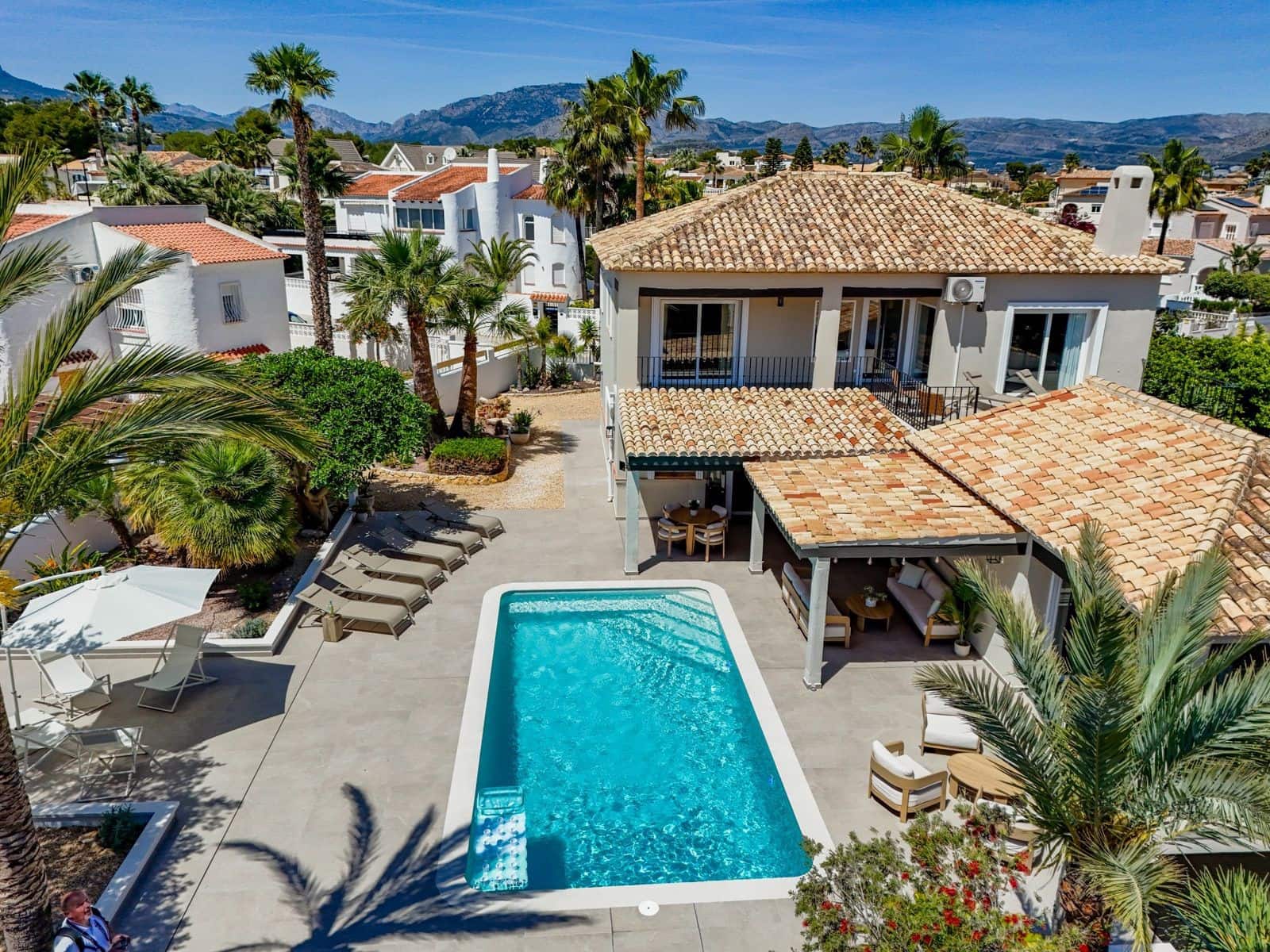 4 makuuhuone Huvila myytävänä paikassa La Nucia mukana uima-altaan 
autotalli - 1 190 000 € (Ref: 9794080)