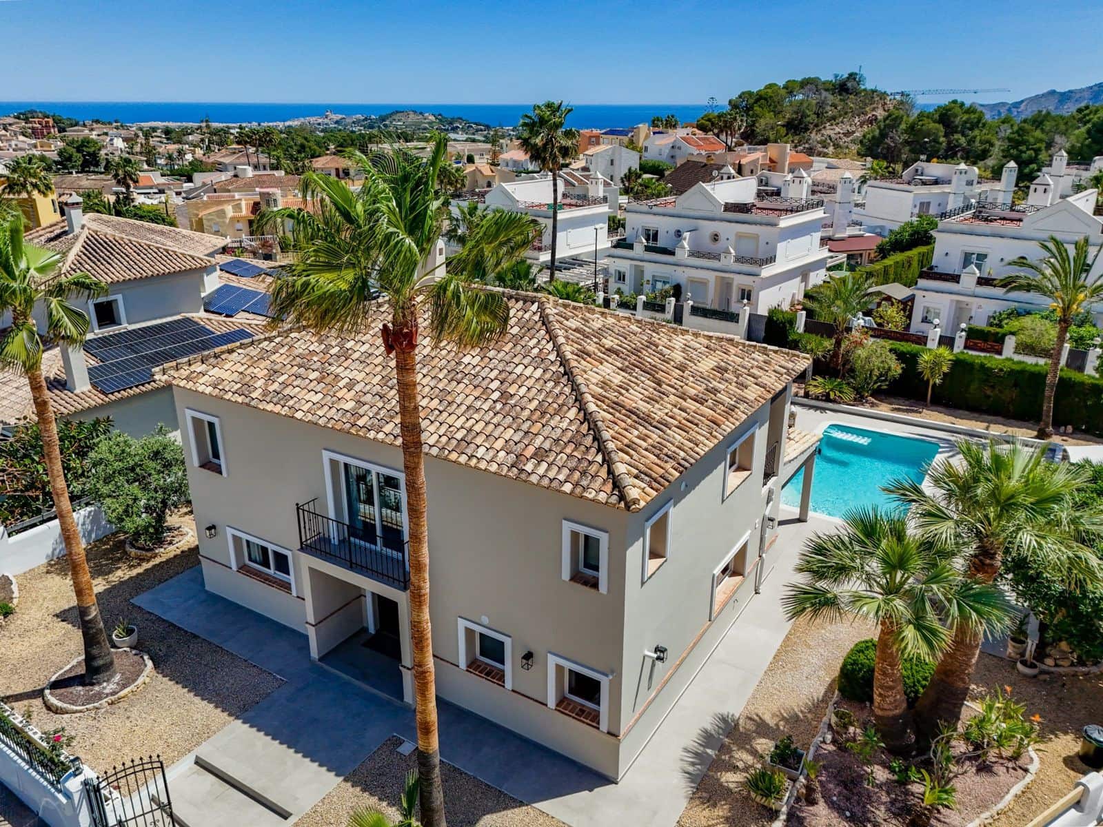 4 makuuhuone Huvila myytävänä paikassa La Nucia mukana uima-altaan 
autotalli - 1 190 000 € (Ref: 9794080)