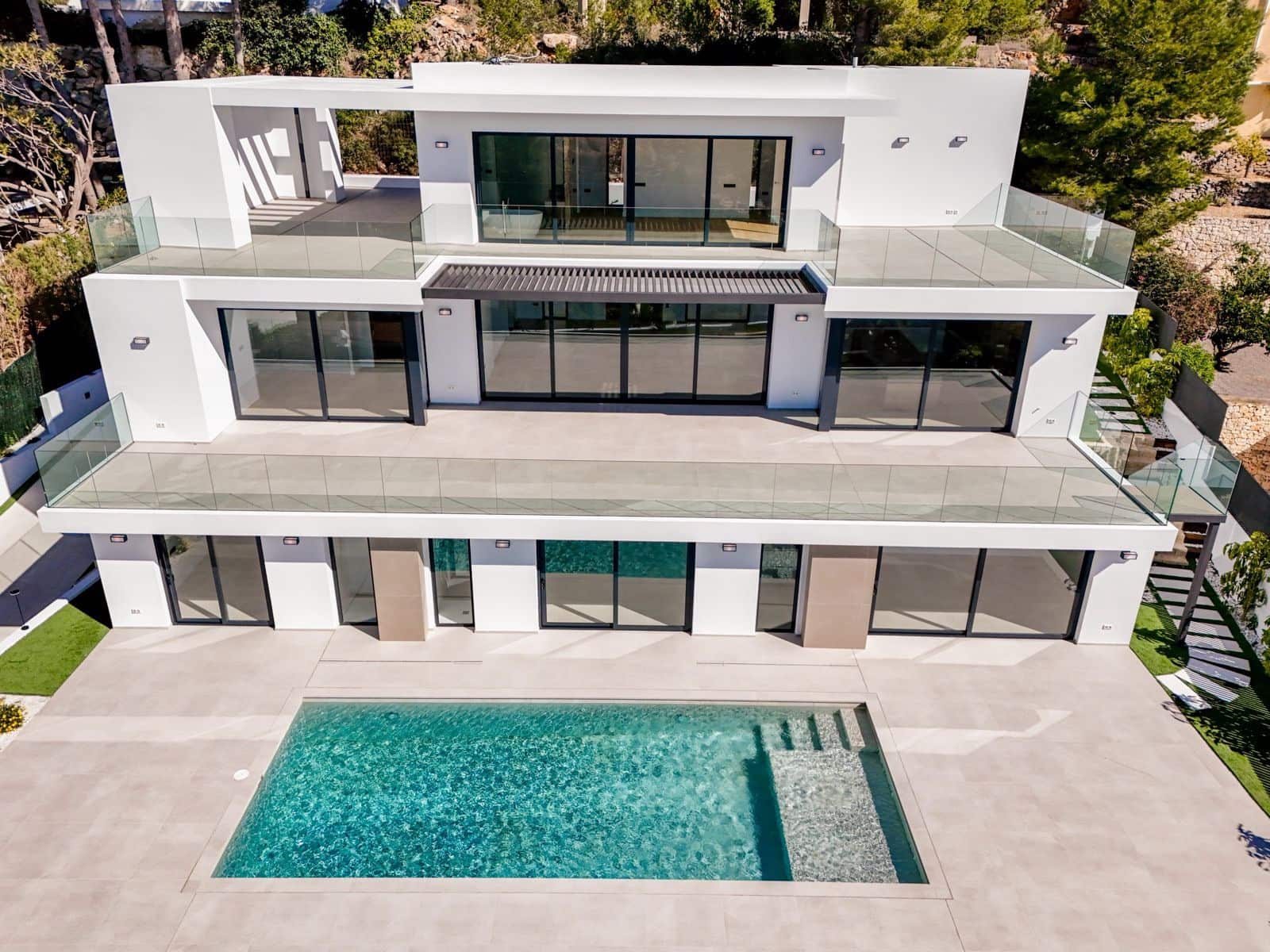5 bedroom Villa for sale in Altea with pool garage - € 2,690,000 (Ref: 9833269)