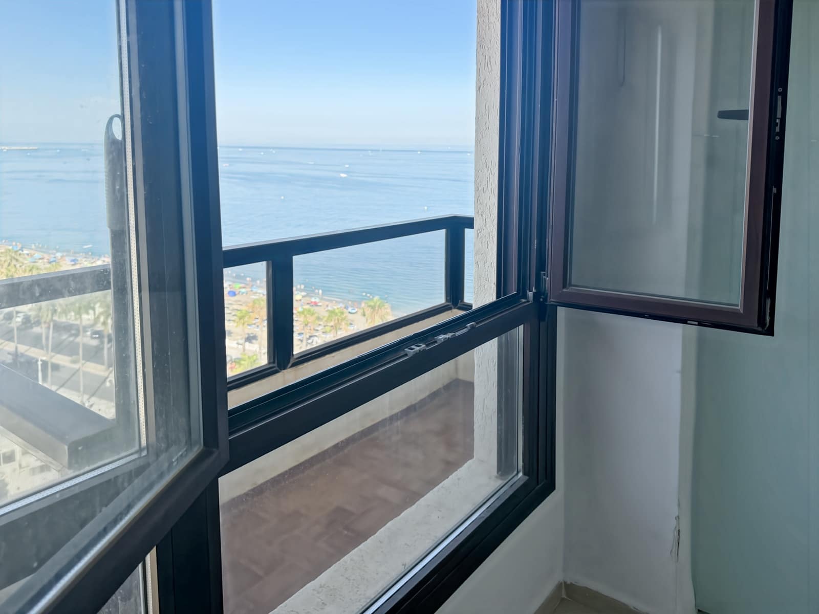1 bedroom Apartment for sale in Benalmadena Costa with garage - € 299,000 (Ref: 10000244)