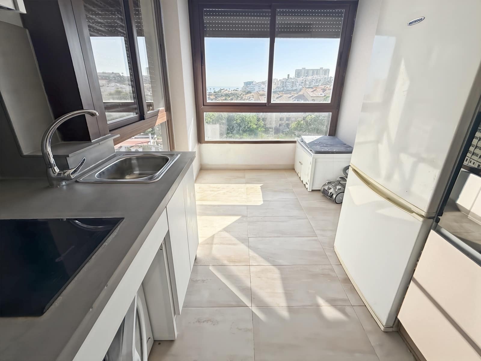 1 bedroom Apartment for sale in Benalmadena Costa with garage - € 299,000 (Ref: 10000244)