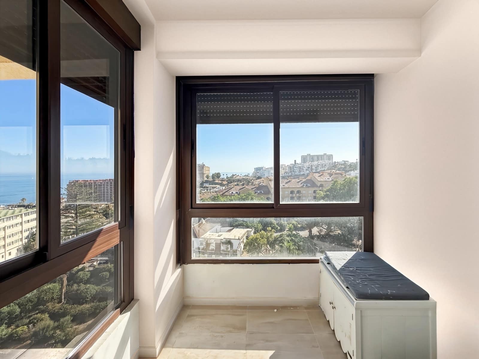 1 bedroom Apartment for sale in Benalmadena Costa with garage - € 299,000 (Ref: 10000244)