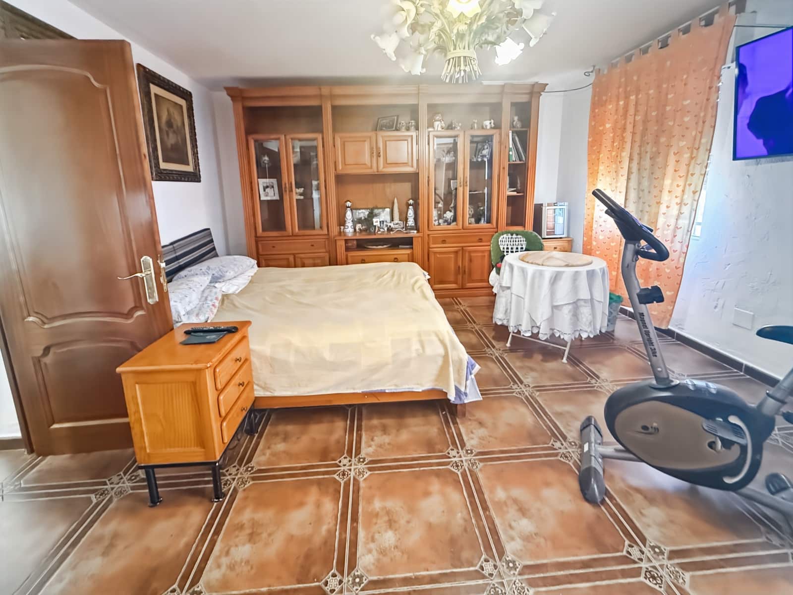 2 bedroom Flat for sale in Estepona with pool - € 295,000 (Ref: 10013114)