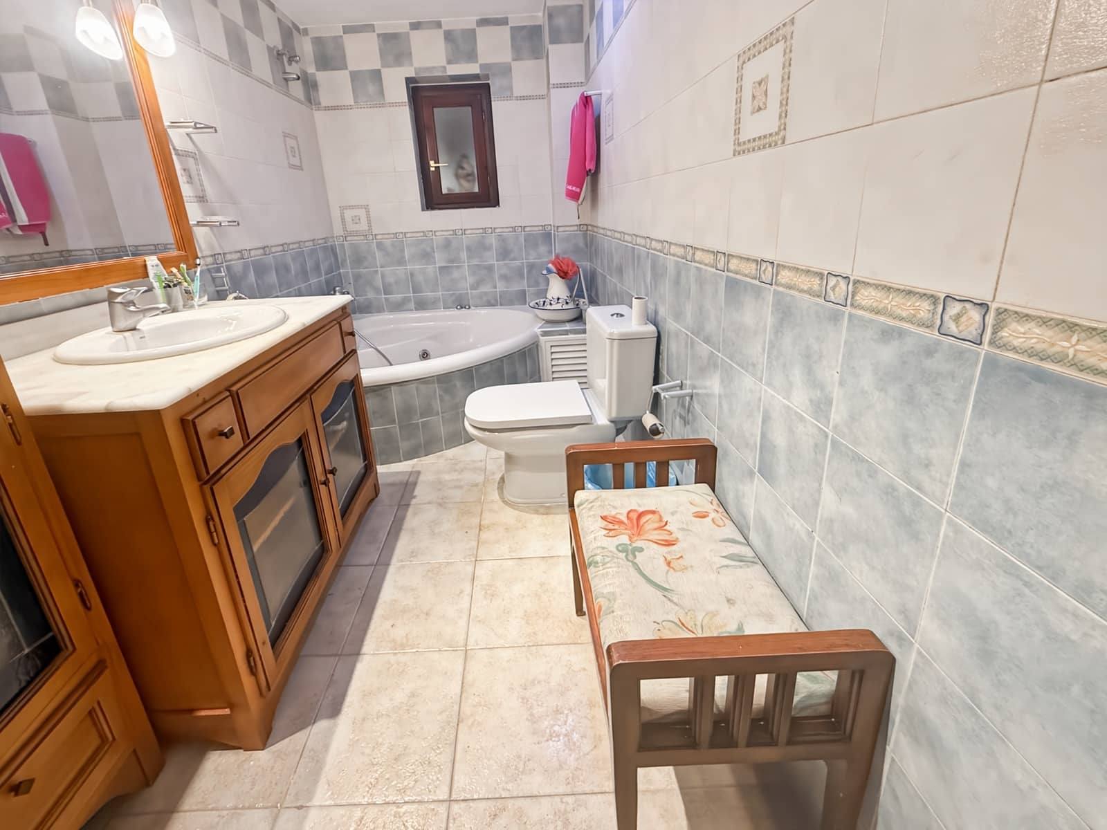 2 bedroom Flat for sale in Estepona with pool - € 295,000 (Ref: 10013114)
