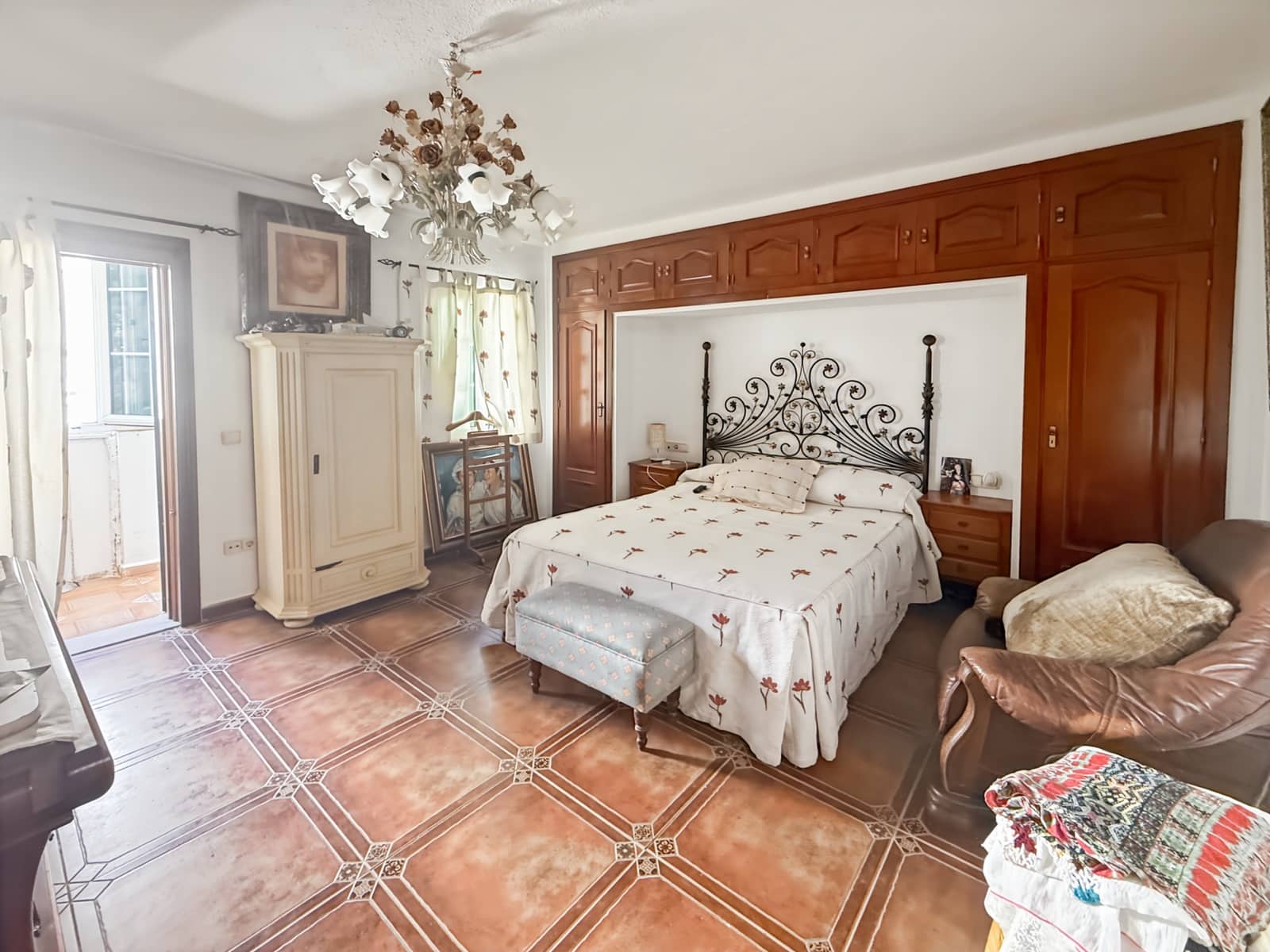 2 bedroom Flat for sale in Estepona with pool - € 295,000 (Ref: 10013114)