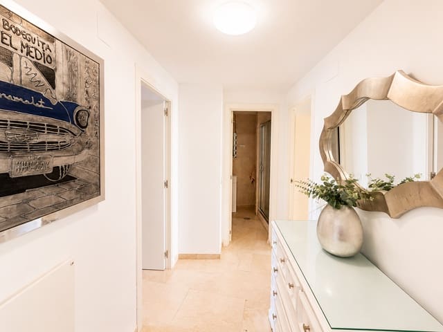 3 bedroom Penthouse for sale in Marbella with pool garage - € 1,699,000 (Ref: 10027039)
