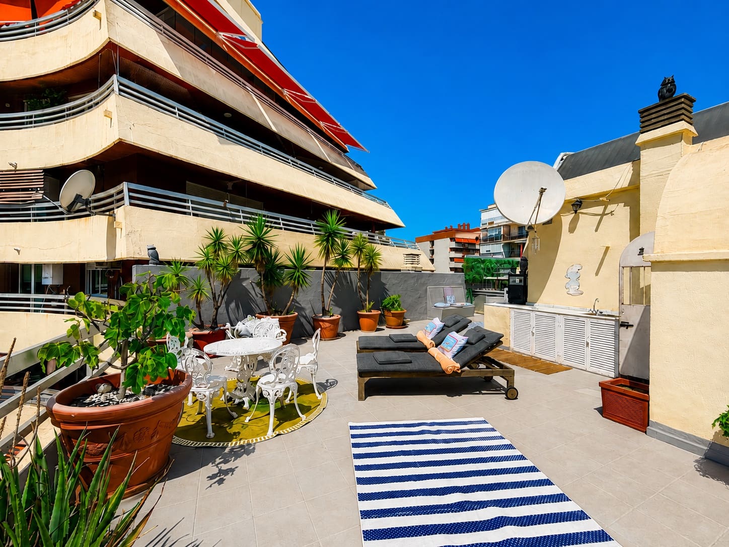 3 soverom Penthouse til salgs i Marbella med svømmebasseng garasje - € 1 530 000 (Ref: 10027039)