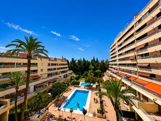 3 chambre Penthouse à vendre à Marbella avec piscine garage - 1 699 000 € (Ref: 10027039)