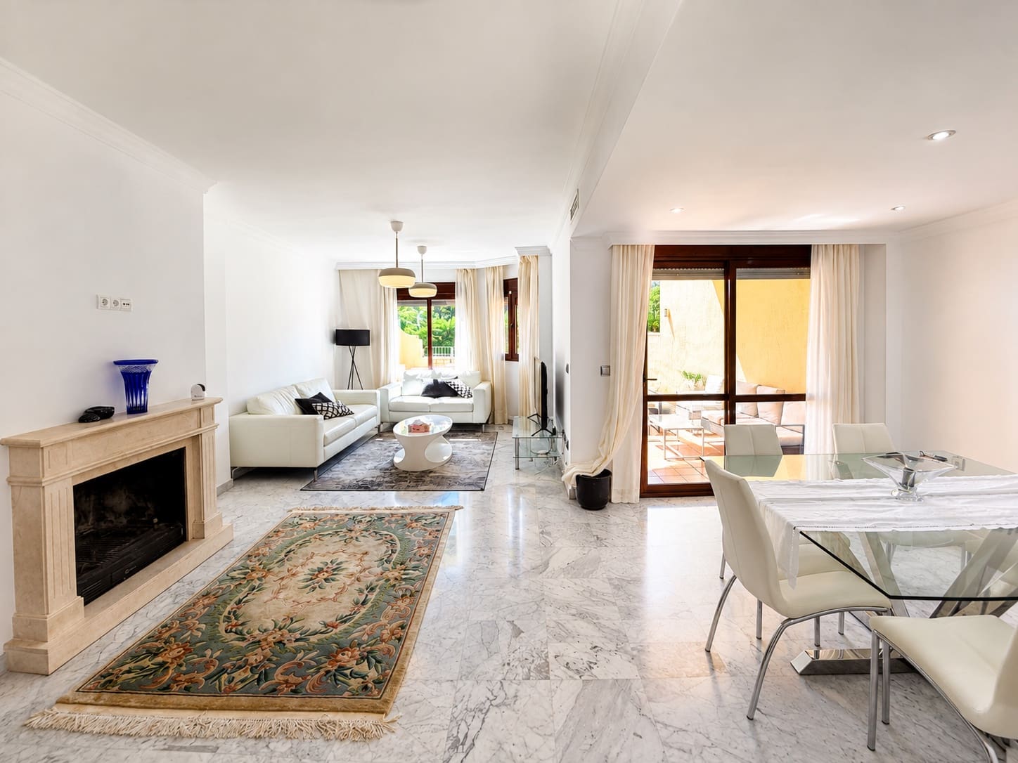 3 bedroom Townhouse for sale in Marbella with pool garage - € 950,000 (Ref: 10027040)