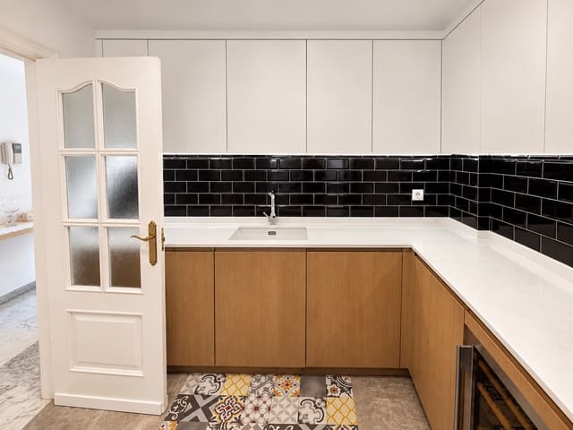 3 bedroom Townhouse for sale in Marbella with pool garage - € 950,000 (Ref: 10027040)