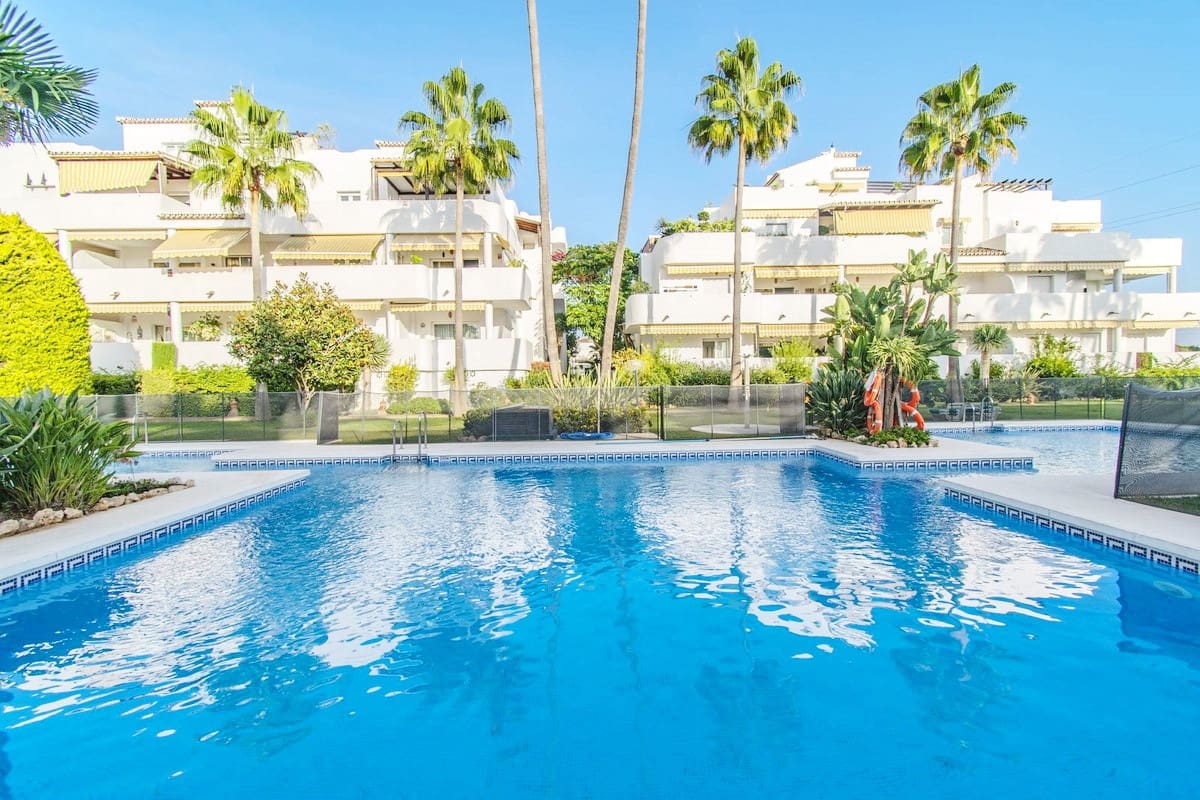 4 chambre Penthouse à vendre à Marbella avec piscine garage - 1 290 000 € (Ref: 10030296)