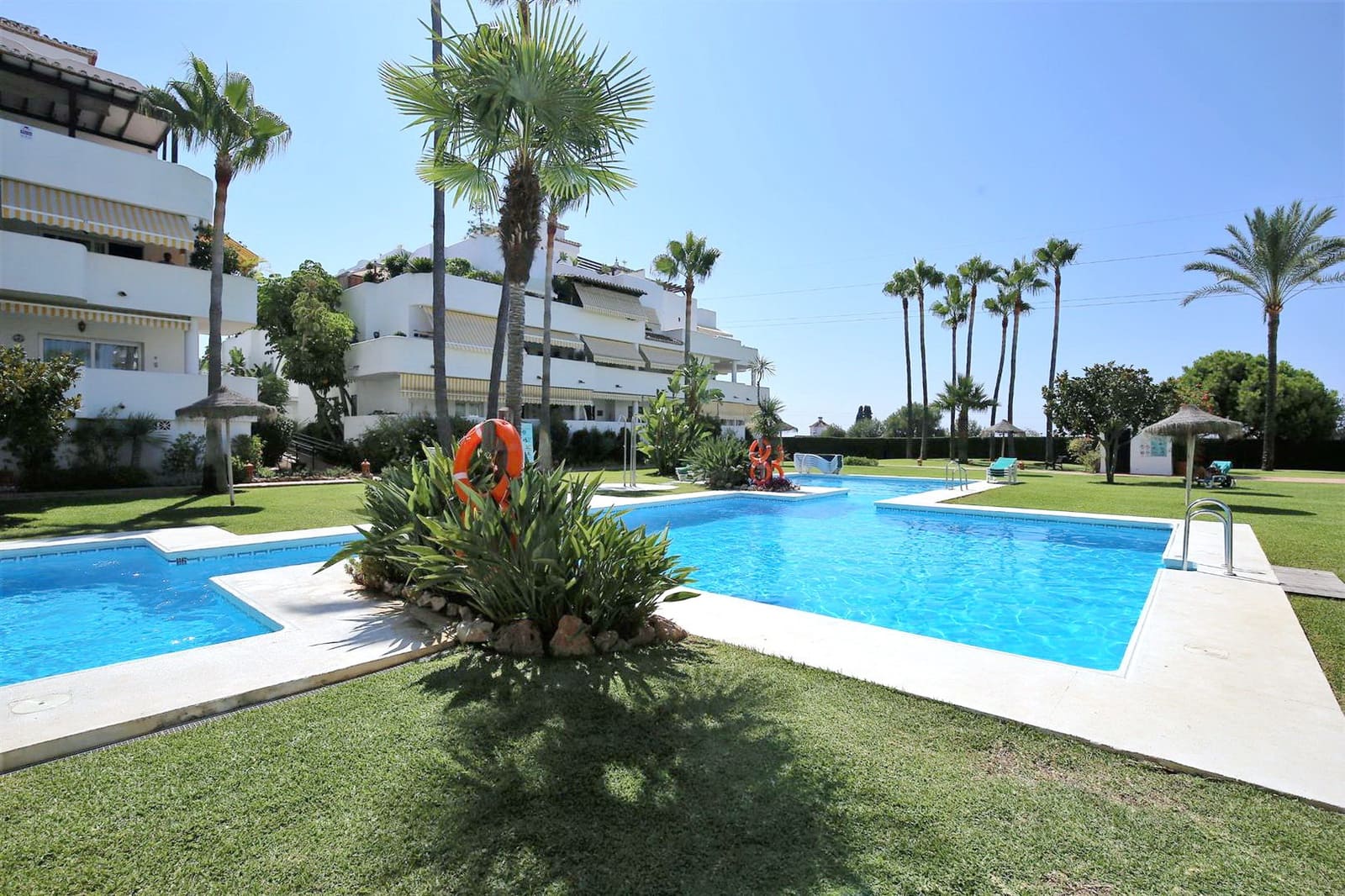 4 chambre Penthouse à vendre à Marbella avec piscine garage - 1 290 000 € (Ref: 10030296)