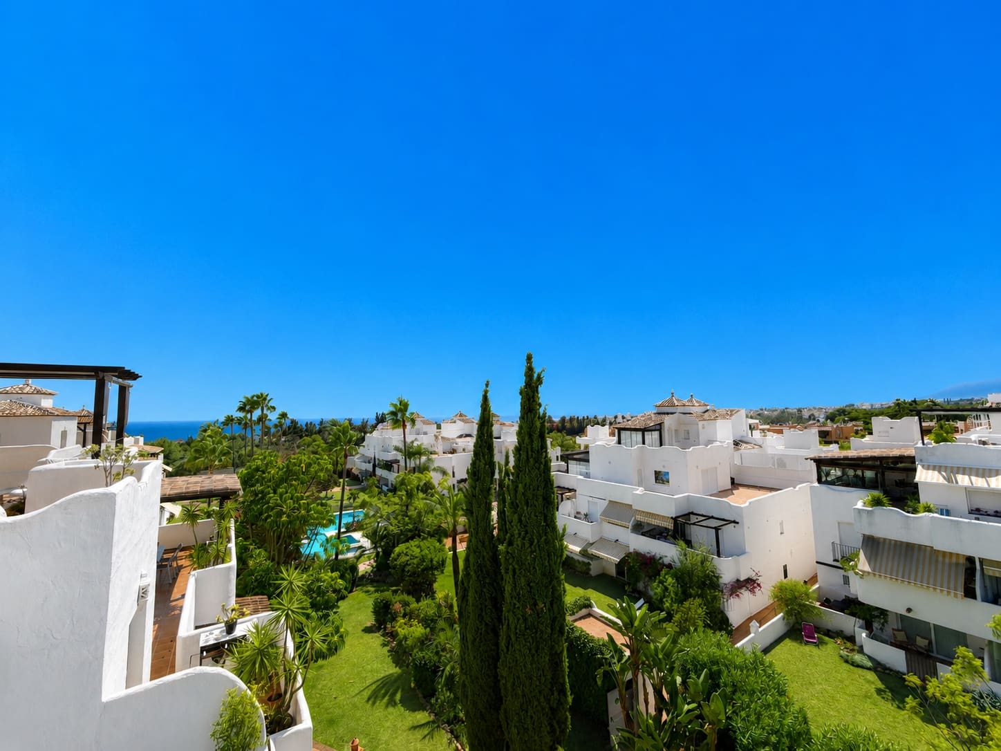 4 chambre Penthouse à vendre à Marbella avec piscine garage - 1 290 000 € (Ref: 10030296)