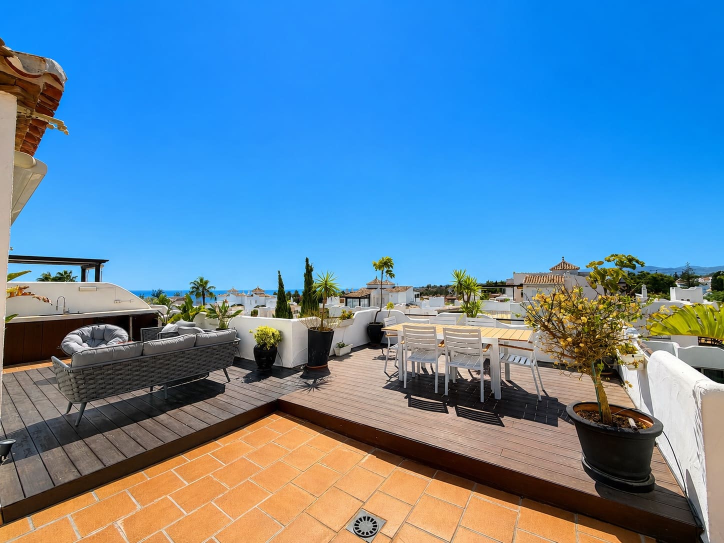 4 chambre Penthouse à vendre à Marbella avec piscine garage - 1 290 000 € (Ref: 10030296)