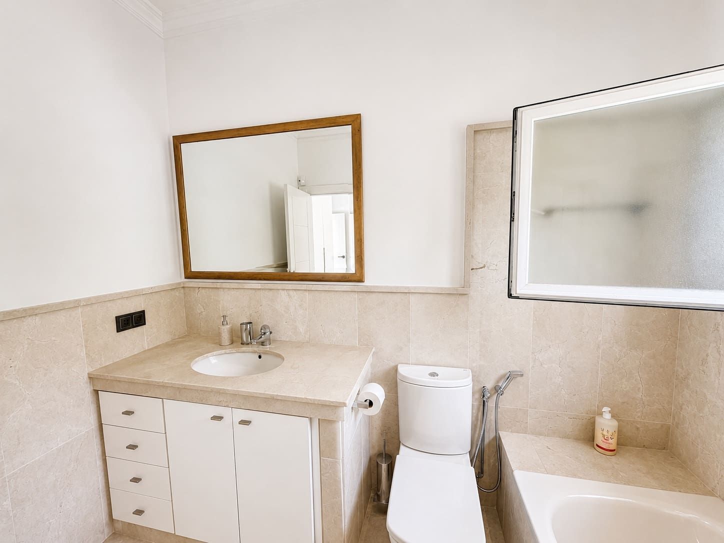 5 chambre Villa/Maison à vendre à Benahavis avec piscine garage - 1 600 000 € (Ref: 10031754)