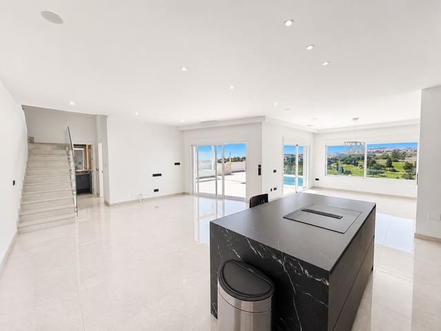 5 chambre Villa/Maison à vendre à Benahavís avec piscine garage - 1 600 000 € (Ref: 10031754)