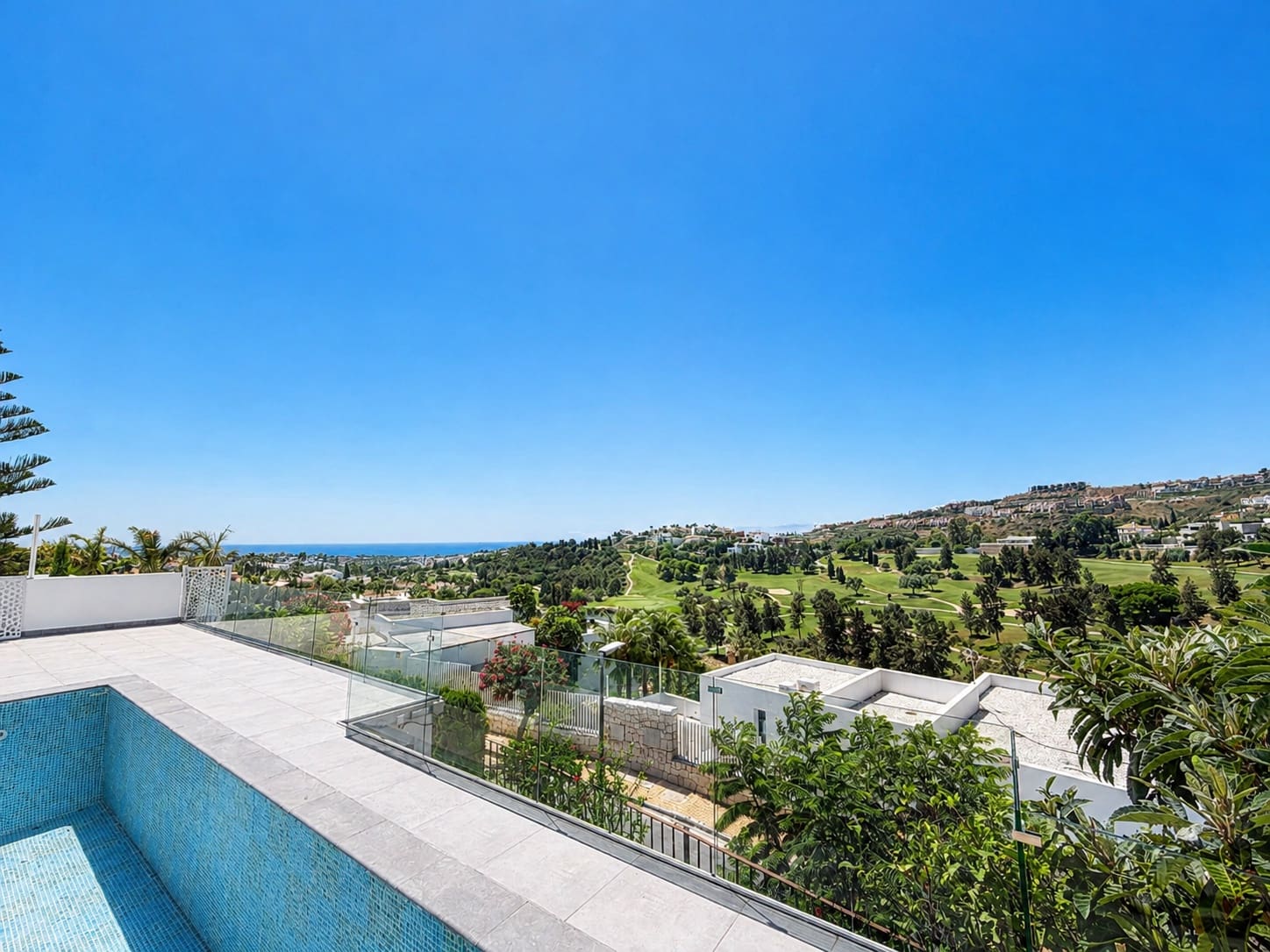 5 chambre Villa/Maison à vendre à Benahavis avec piscine garage - 1 600 000 € (Ref: 10031754)
