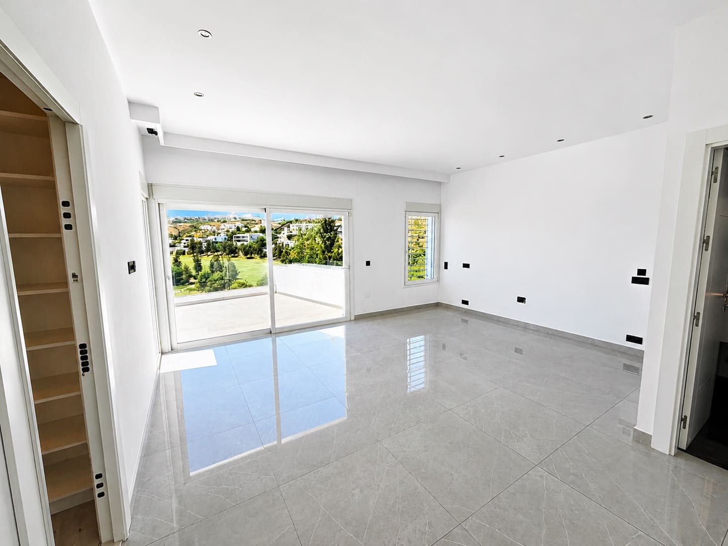 5 chambre Villa/Maison à vendre à Benahavis avec piscine garage - 1 600 000 € (Ref: 10031754)