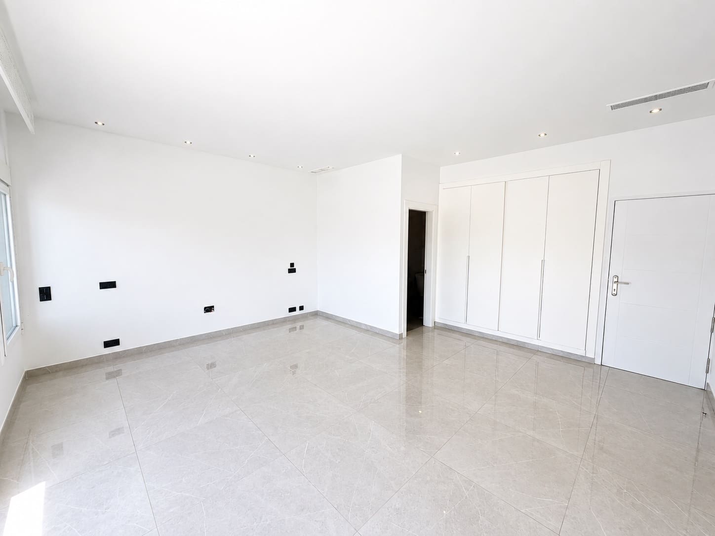 5 chambre Villa/Maison à vendre à Benahavis avec piscine garage - 1 600 000 € (Ref: 10031754)