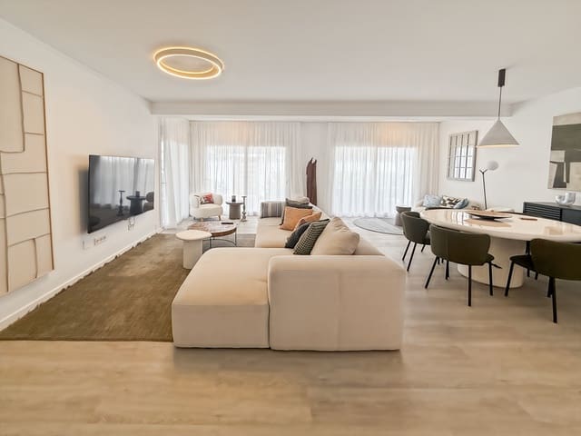 3 bedroom Villa for sale in Marbella with pool garage - € 2,890,000 (Ref: 10031755)