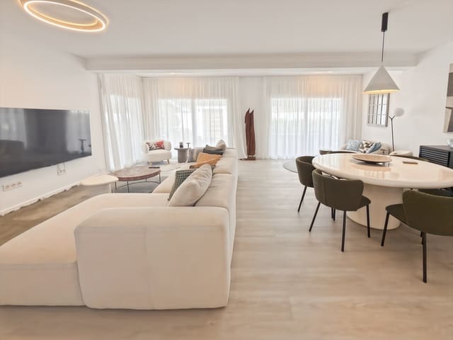 3 bedroom Villa for sale in Marbella with pool garage - € 2,890,000 (Ref: 10031755)