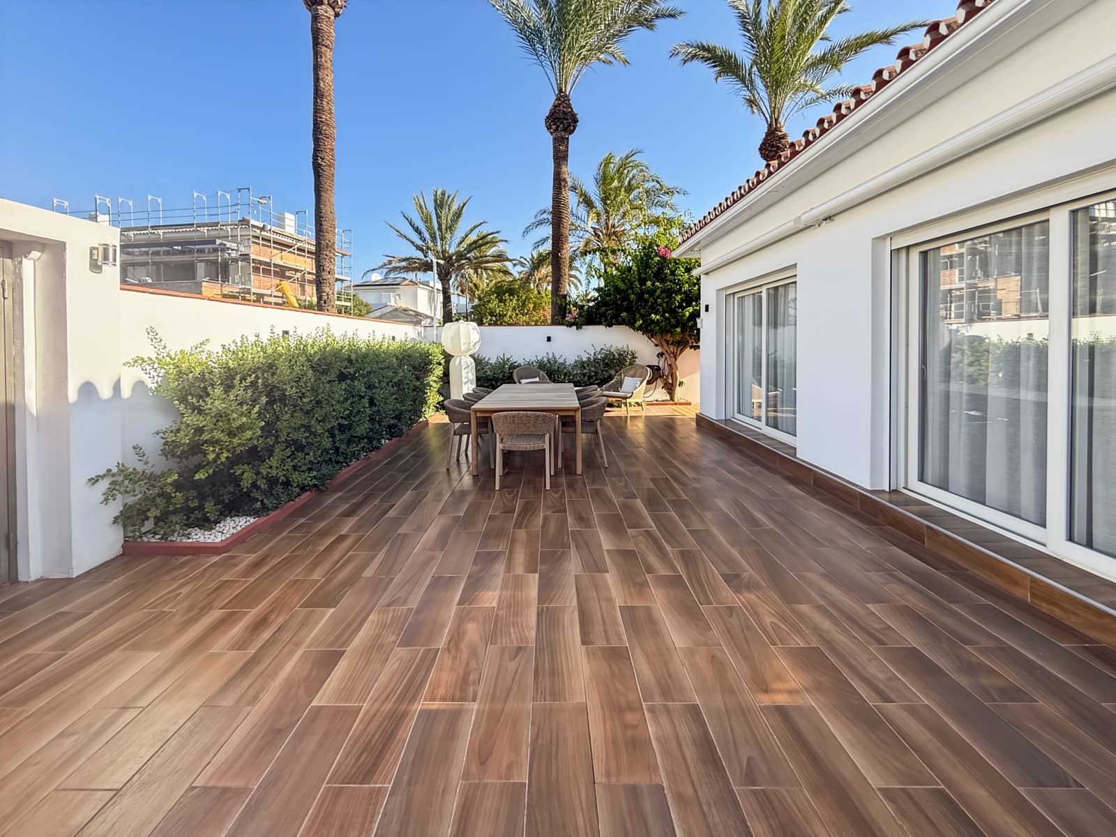 3 bedroom Villa for sale in Marbella with pool garage - € 2,890,000 (Ref: 10031755)