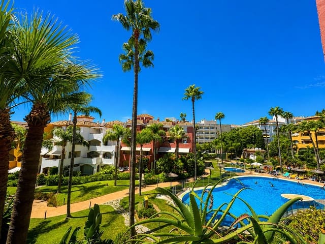 3 quarto Penthouse para venda em Marbella com piscina garagem - 923 000 € (Ref: 10037188)