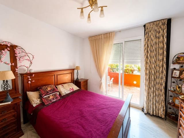 3 quarto Penthouse para venda em Marbella com piscina garagem - 923 000 € (Ref: 10037188)