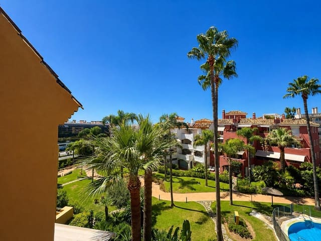 3 quarto Penthouse para venda em Marbella com piscina garagem - 923 000 € (Ref: 10037188)