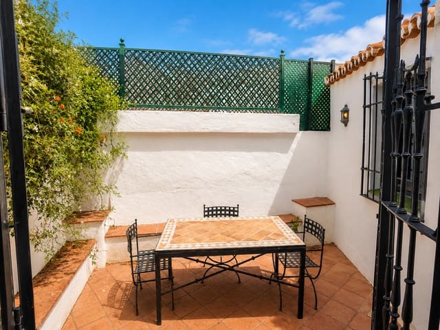 3 makuuhuone Omakotitalo myytävänä paikassa Guadalmina Baja, Marbella mukana uima-altaan 
autotalli - 525 000 € (Ref: 10054969)