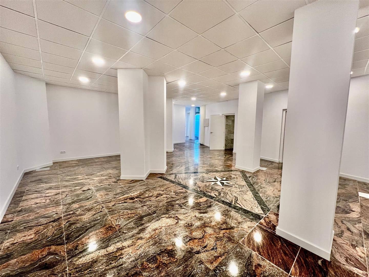 Comercial para venda em Marbella - 515 000 € (Ref: 10085953)