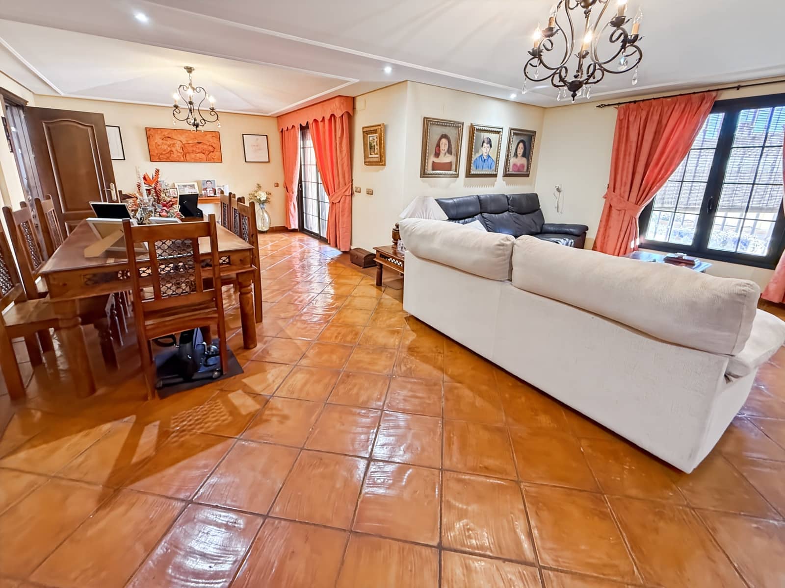 5 sovrum Villa till salu i Mijas med pool garage - 1 100 000 € (Ref: 10085954)