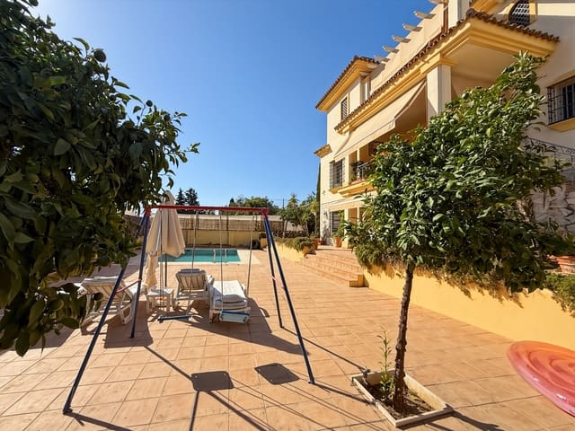 5 sovrum Villa till salu i Mijas med pool garage - 1 100 000 € (Ref: 10085954)