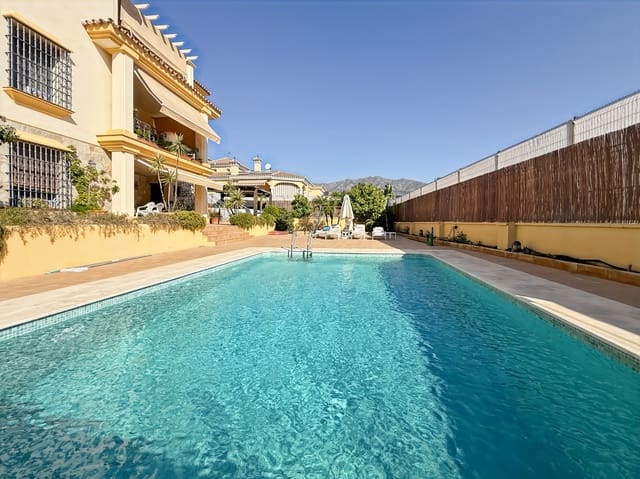 5 sovrum Villa till salu i Mijas med pool garage - 1 100 000 € (Ref: 10085954)