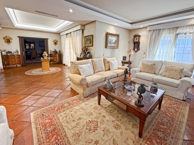 5 sovrum Villa till salu i Mijas med pool garage - 1 100 000 € (Ref: 10085954)