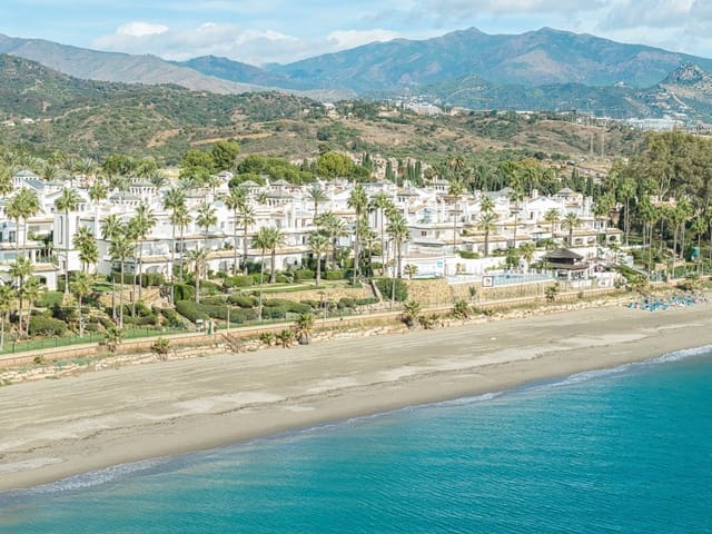 3 sypialnia Penthouse na sprzedaż w Estepona z basenem garażem - 2 495 000 € (Ref: 10089471)