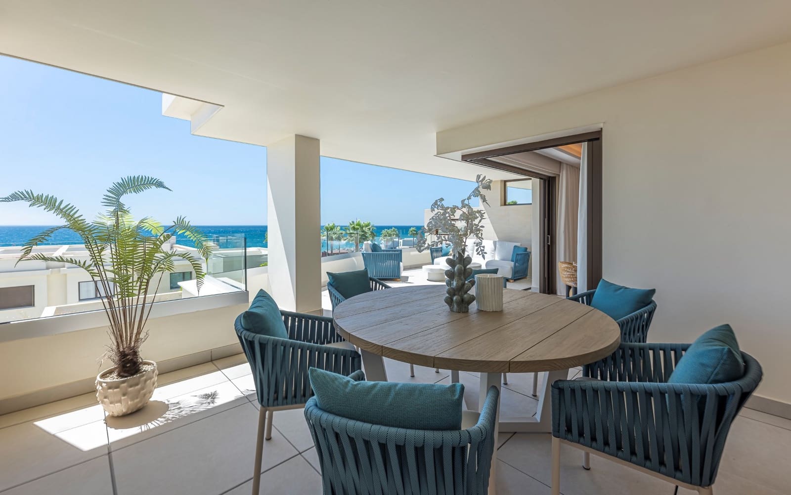 2 slaapkamer Appartement te koop in Estepona met zwembad garage - € 1.595.000 (Ref: 10089472)