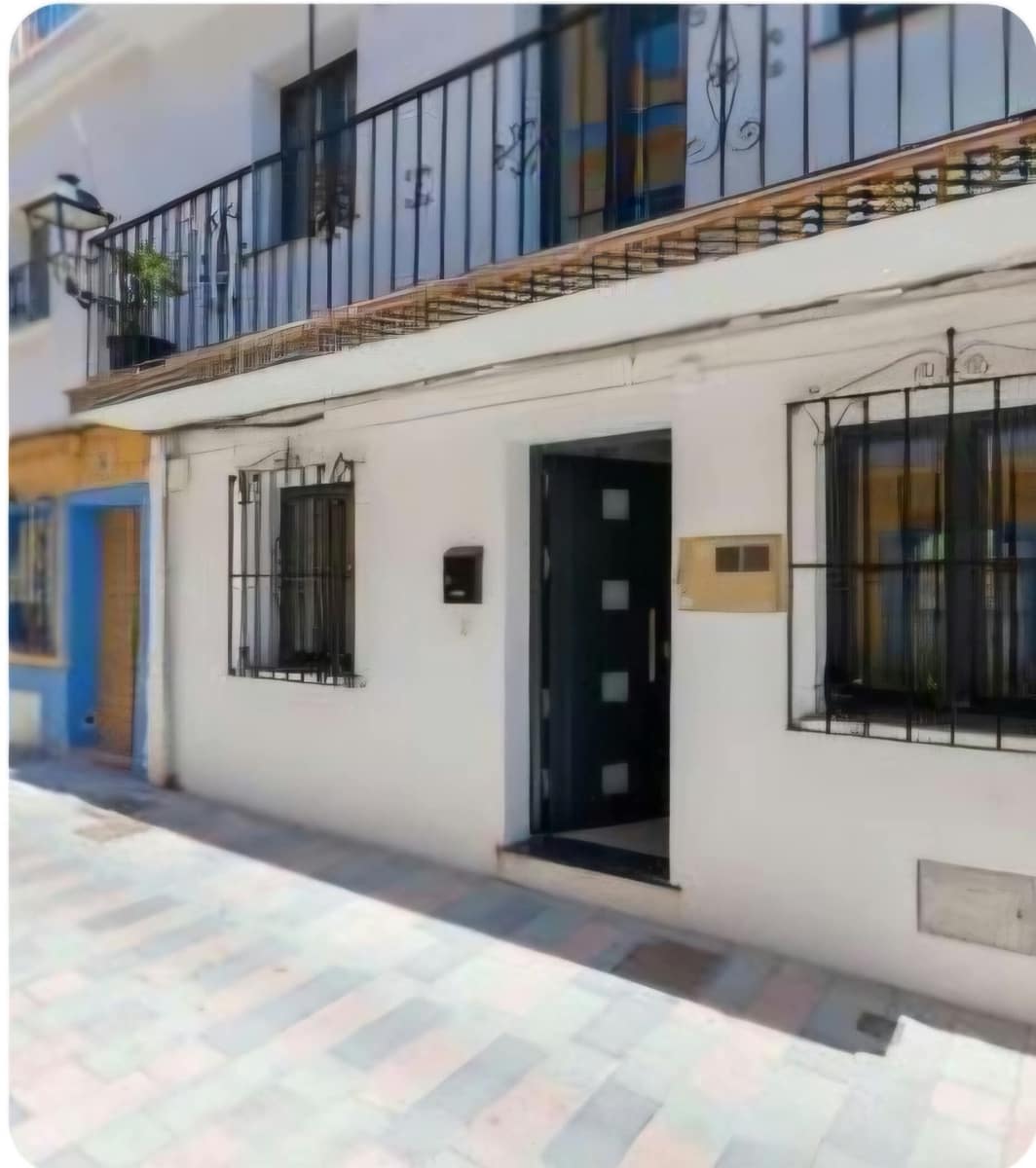 3 makuuhuone Omakotitalo myytävänä paikassa Marbella - 480 000 € (Ref: 10089473)