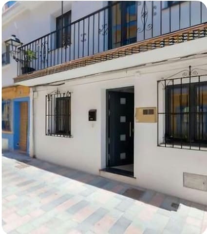 3 makuuhuone Omakotitalo myytävänä paikassa Marbella - 480 000 € (Ref: 10089473)
