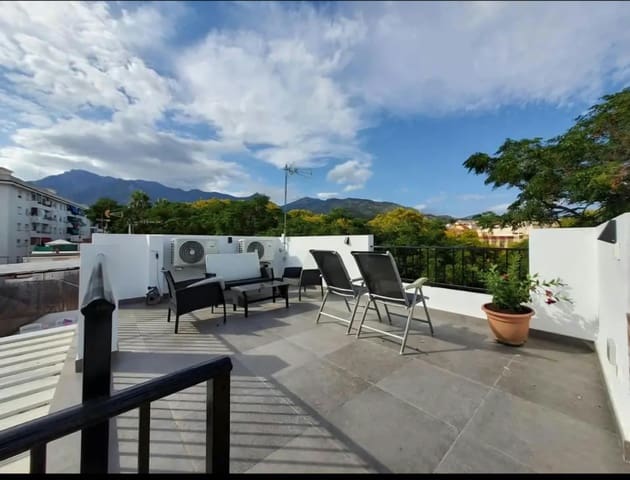 3 makuuhuone Omakotitalo myytävänä paikassa Marbella - 480 000 € (Ref: 10089473)