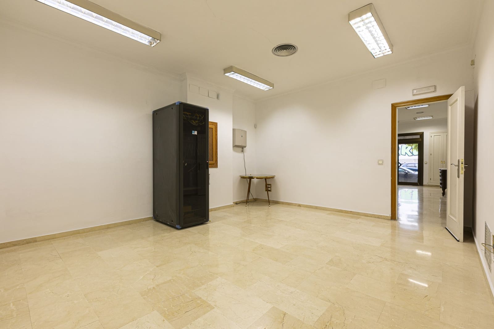 Local Comercial de 8 habitaciones en Marbella en venta con garaje - 1.200.000 € (Ref: 10100140)