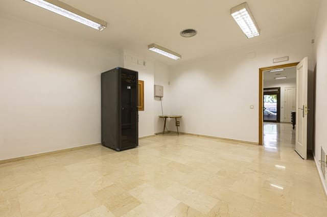 Local Comercial de 8 habitaciones en Marbella en venta con garaje - 1.200.000 € (Ref: 10100140)