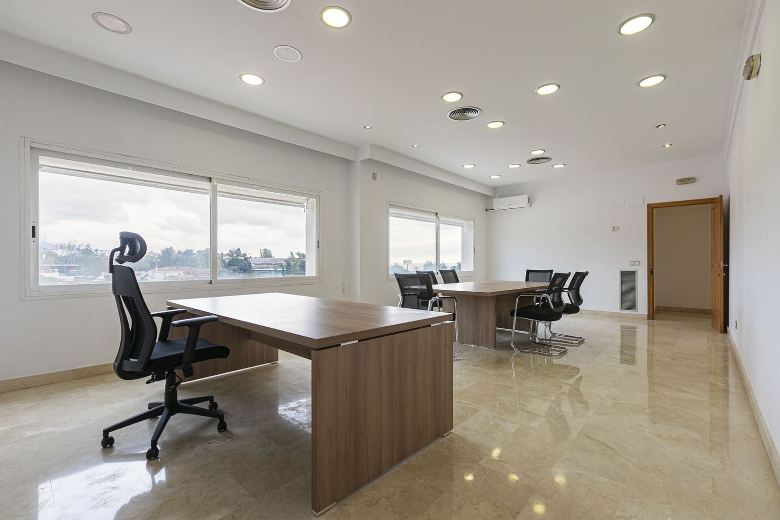 Local Comercial de 8 habitaciones en Marbella en venta con garaje - 1.200.000 € (Ref: 10100140)