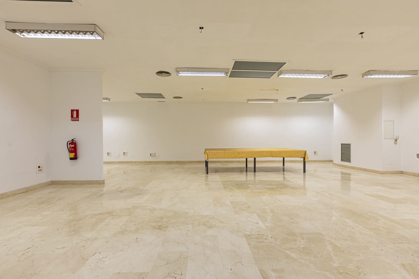 Local Comercial de 8 habitaciones en Marbella en venta con garaje - 1.200.000 € (Ref: 10100140)