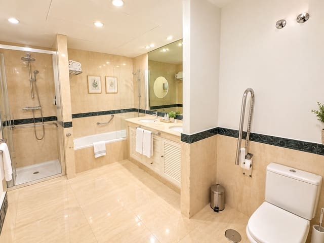 1 soverom Leilighet til salgs i Marbella med svømmebasseng garasje - € 465 000 (Ref: 10102258)