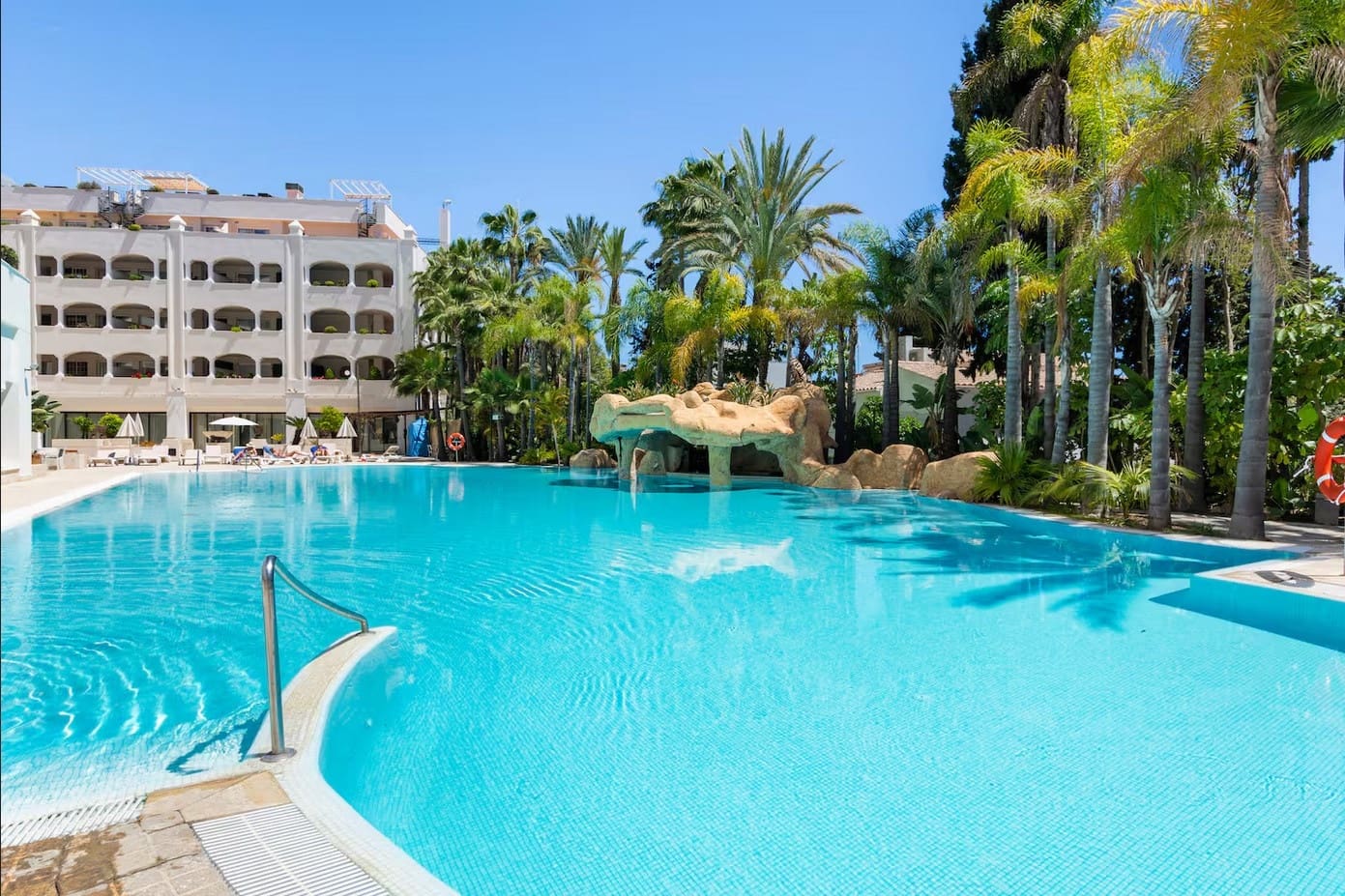1 soverom Leilighet til salgs i Marbella med svømmebasseng garasje - € 465 000 (Ref: 10102258)